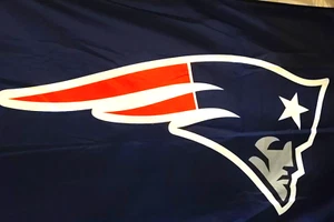 Tom Brady Autographed 4 X 6 New England Patriots Flag Excellant Condition - Picture 1 of 8
