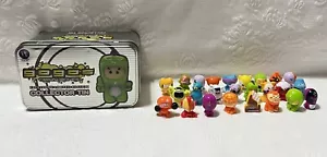 2009 Gogos Crazy Bones - Limited Edition Collector Tin + 25 Figuren - Bild 1 von 24