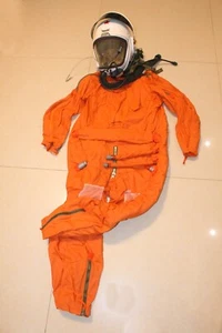 High altitude Mig-21 Fighter Pilot Flight Helmet,Compensatory Suit - Picture 1 of 15