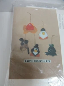 Kappie Originals Plastic Canvas Ornament Kit Animals CAT842-1-4 Makes 5 - Picture 1 of 2
