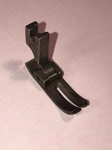 *NOS* 2119797-HINGED FOOT-FOR DURKOPP 211 *FREE SHIPPING* - Picture 1 of 4