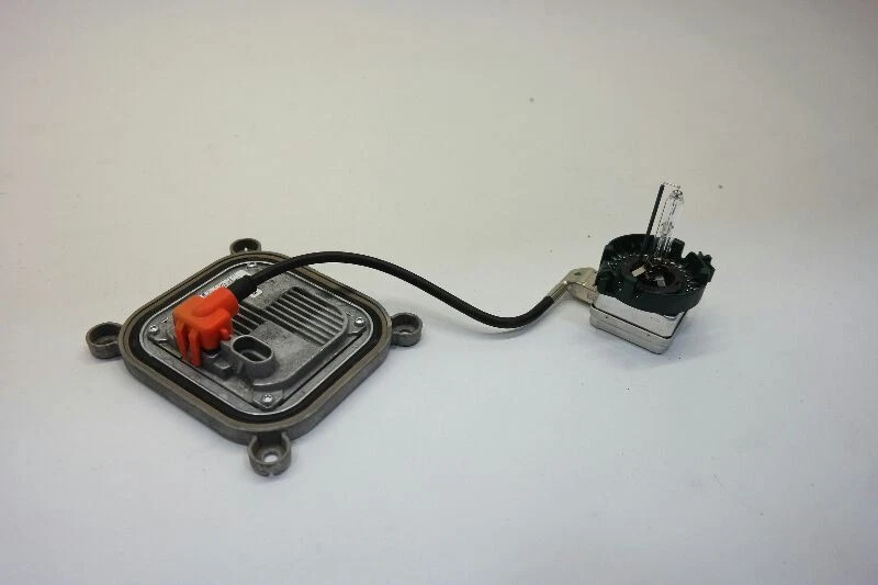 Lincoln MKZ LH 2010 módulo de xenón izquierdo y bombilla  Foto 1 de 4