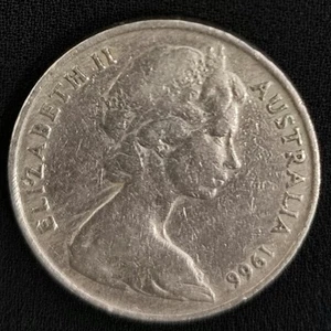 1966 AUSTRALIA Circulated 20 Cent QEII & Duckbill Platypus Coin! - Picture 1 of 2