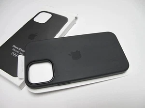 📱 Custodia iPhone 12 Pro Max OEM Apple SILICONE con MagSafe (MHLG3ZM/A) - Nero - Foto 1 di 4
