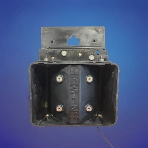 Altavoz Federal Signal EVS2 AS124 100 vatios 12 V modelo 750501 con soporte de montaje - Imagen 1 de 3