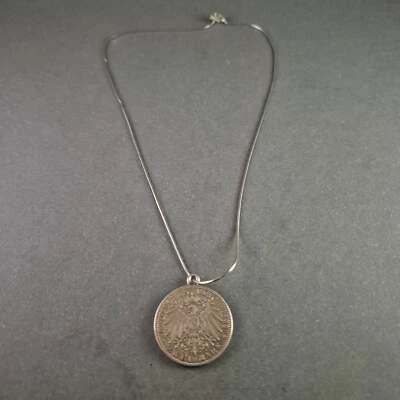 Antike Halskette mit Münzanhänger – Historische Eleganz - Bild 1 von 4