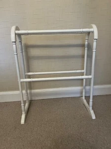 Free standing white wooden vintage towel rail Shabby Chic - Picture 1 of 8