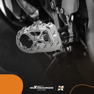 Aluminum Offroad CNC Wide Fat Foot Pegs for Harley Dyna Sportster Sliver - Picture 1 of 14