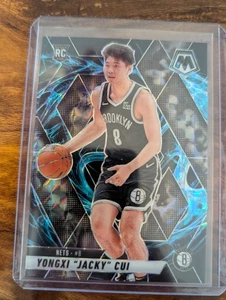 2024-25 Panini Mosaic Yongxi "Jacky" Cui #212 Rookie RC Genesis Mosaic SSP - Bild 1 von 2