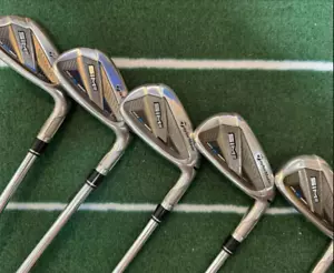 Juego de plancha TaylorMade (5 piezas) SiM-2 Max para hombre - 6 cuñas de planchar para lanzar - Imagen 1 de 4