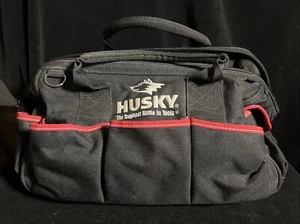 BOLSA DE HERRAMIENTAS DE BOCA GRANDE DE ALTA RESISTENCIA MULTIBOLSILLO NEGRA HUSKY 18" CON CORREA PARA EL HOMBRO - Imagen 1 de 11