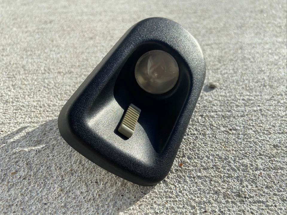 1268200301 Luz de lectura trasera W126 300SD 350SD 500SEL 560SEL 300SE 420SEL 300SEL Foto 1 de 3