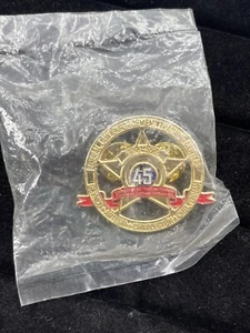 Prendedor Centro Federal de Capacitación para la Aplicación de la Ley Celebrar 45 Años 1970-2015 Nuevo - Imagen 1 de 4