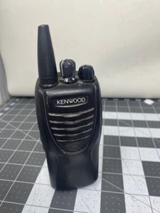 Kenwood TK-3302U-K UHF 450-490 MHz, 4W, 16 Channel Radio w/Battery - Zdjęcie 1 z 4