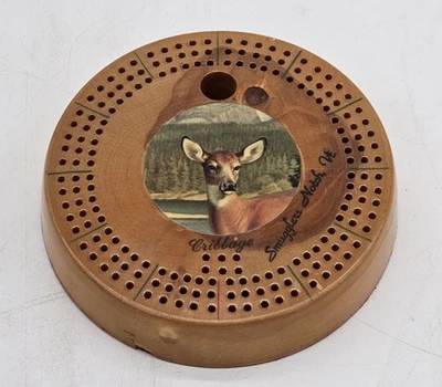 Vtg. 1950s Wood Smugglers Notch, VE Hunting Deer Cribbage Board w/ Felt Bottom - Image 1 of 3