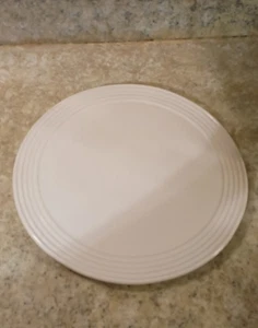 Pampered Chef Family Heritage Round Platter Glazed Stoneware Ivory USA 13.5" - Picture 1 of 2