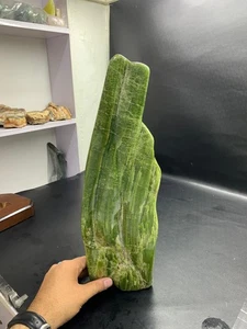 Piedra curativa espécimen mineral pulido cristal verde natural de 5,5 kg de Pakistán - Imagen 1 de 7