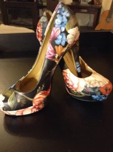 Tacones para mujer Chinese Laundry Wonder pintados negros talla 7 - Imagen 1 de 9