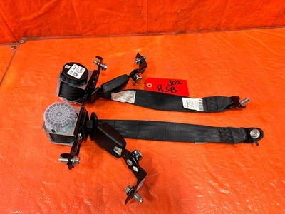 10-16 HYUNDAI GENESIS CUPÉ - CINTURONES DE SEGURIDAD TRASEROS - CINTURONES DE SEGURIDAD IZQUIERDO Y DERECHO - OEM 302 Foto 1 de 4