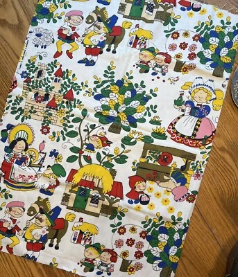 Винтажная детская ткань сказки сломанный дом и дом 30 дюймов длина X 44 дюйма ширина - Изображение 1 из 4