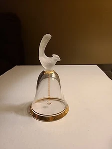 DANBURY MINT 1985 24% LEAD CRYSTAL BELL W/ GOLD FROSTED CARDINAL BIRD - Picture 1 of 5