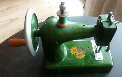 MÁQUINA DE COSER MINIATURA INFANTIL JUGUETE METAL PESADO DE COLECCIÓN Alemania 1940 Foto 1 de 4