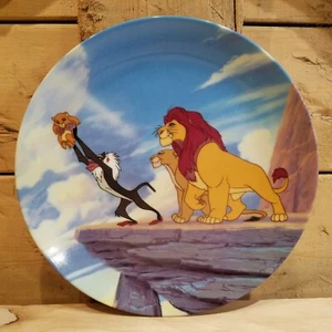 Nuovo Disney Store Re Leone Piatto da Collezione 9" Scena Pride Rock - Swanky Barn - Foto 1 di 12