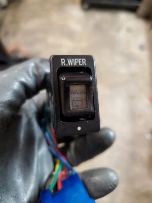 Задний выключатель стеклоочистителя 85-94 Subaru GL, DL, Loyale, RS и RX - Изображение 1 из 4