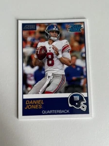 2019 PANINI SCORE DANIEL JONES BEWERTET ROOKIE PROMO KARTE #NYG6 WIRKLICH SELTEN!!! - Bild 1 von 2