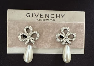 Pendientes de alta costura vintage años 80 Givenchy cardados tono plata imitación perlas estrás - Imagen 1 de 9