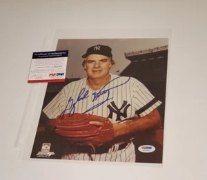 Deceased MLB Hall Of Famer Gaylord Perry Signed 8 x 10 Yankees Photo PSA DNA - Picture 1 of 1