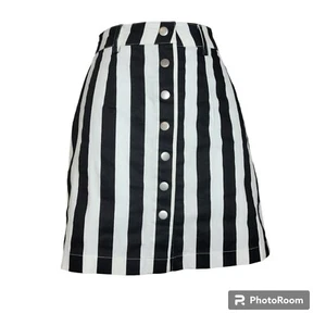Falda para mujer Elle Rae, M, a rayas blancas y negras con frente plateado a presión, corta, nueva con etiquetas - Imagen 1 de 10