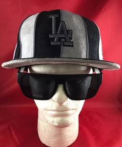 New Era 59Fifty MLB LA Dodgers Fitted Hat Black & Gray Suede - Picture 1 of 8