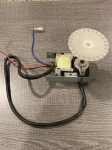 Foshan Lepuda Motor Co. PLD61-20, 115 VAC, .32A, 2500 RPM W/ Housing - Picture 1 of 7