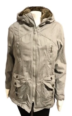 Chaqueta rústica con capucha forrada de piel RuffHewn verde militar algodón pesado L/M? Usado en excelente estado Foto 1 de 4