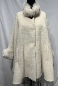 White Alpaca / Llama cape w/ Blush fox cuffs + collar (102057) - Picture 1 of 3