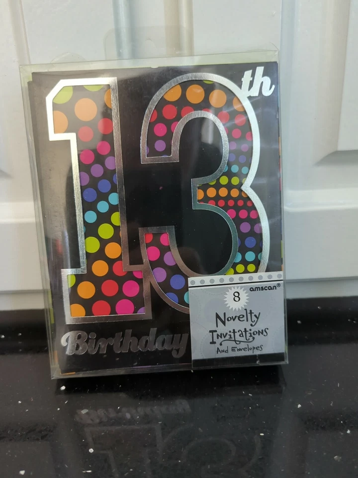 Invitaciones de cumpleaños 13 Amscan 8 quilates con sobres  Foto 1 de 1