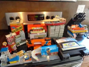 MICRO MACCHINE GALOOB - BEL LOTTO VEICOLI E SET ANNI '80 NON COMPLETO - Foto 1 di 12