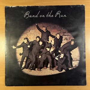 PAUL MCCARTNEY AND WINGS - BAND ON THE RUN - 1973 UK LP VINYL ALBUM - Picture 1 of 22