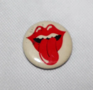 THE ROLLING STONES 1972 LIPS PIN BEST SEAL CORPORATION NEW YORK PINBACK BUTTON - Picture 1 of 4