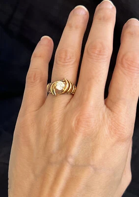 Exquisito anillo de compromiso abierto ancho con banda giratoria circonita esterlina talla 5,75 Diamonique Foto 1 de 4