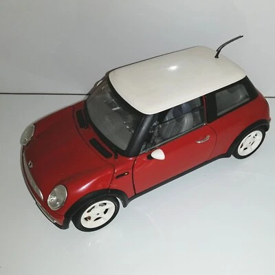MINICOOPER SOLIDO SCALA 1/18 NO BOX - Immagine 1 di 4