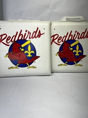 Cojín de asiento de estadio de equipo de béisbol de ligas menores Louisville KY Redbirds de colección 2 Foto 1 de 4