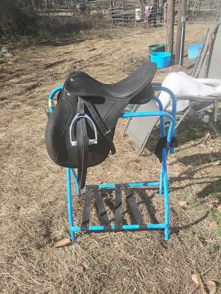 Silla de montar Wintec para niños como está caballo de salto Foto 1 de 1