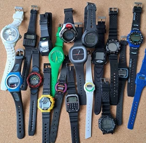 Job-Lot of Quartz sports style rubber strap watches untested, spares or repairs. - Picture 1 of 8