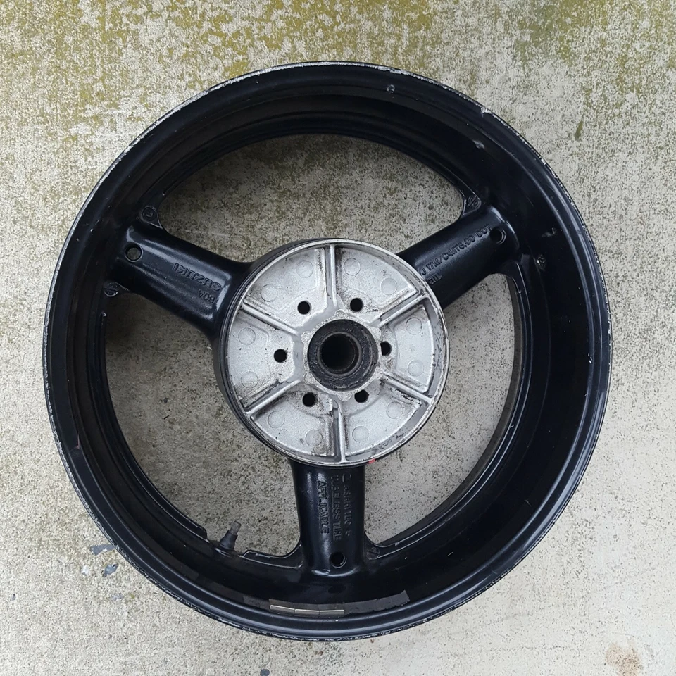 Llanta trasera Suzuki GSXR750 GSXR 750 1999 Foto 1 de 4