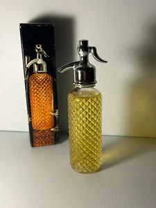 Botella de vidrio con patrón de diamante texturizado con dispensador de bomba - Imagen 1 de 13