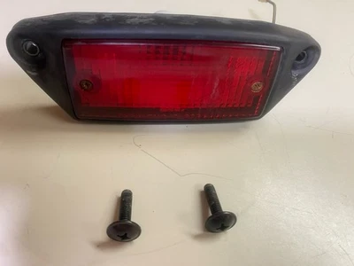 Luz trasera freno Kawasaki Prairie 400 97 98 OEM ATV con tornillos de montaje Foto 1 de 4