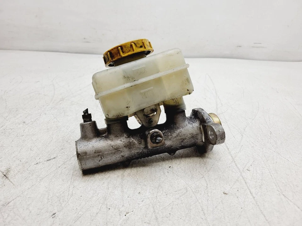 1998 1999 2000 2001 2002 Subaru Forester freno cilindro maestro  Foto 1 de 4