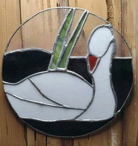 Vintage Handmade Stained Glass Hanging Suncatcher Swan On Lake With Reeds - Bild 1 von 6